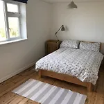 Gower Cottage For 2-4 With Sea Views Near Sandy Beach