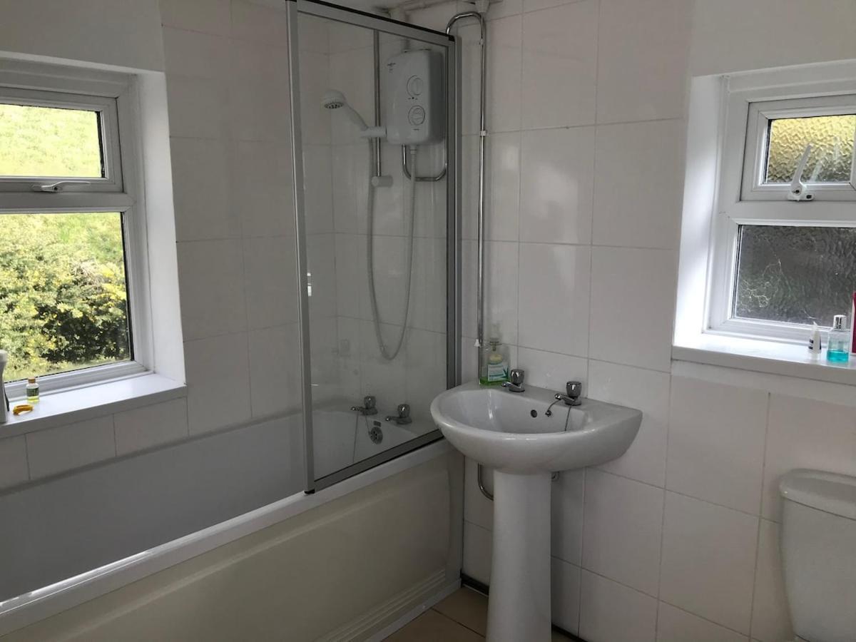 Apartment Gower For 2-4 With Sea Views Near Sandy Swansea